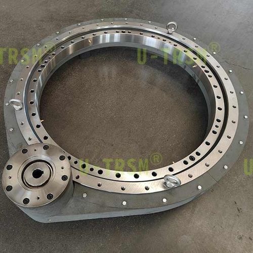 Compact slewing drive - S-II-O-0741 - Unique Transmission Equipment(Luoyang)Co., LTD