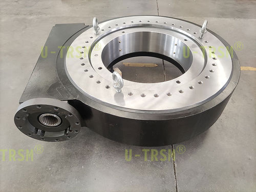 Worm gear slewing drive - WZ-Ⅲ-O-2-0620 - Unique Transmission Equipment(Luoyang)Co., LTD - double / compact