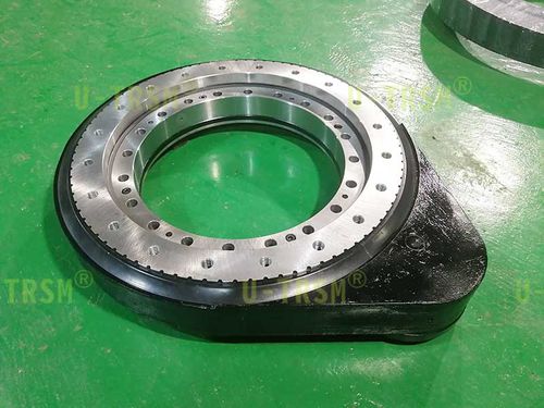 Heavy-duty slewing drive - S-III-O-0555 - Unique Transmission Equipment(Luoyang)Co., LTD