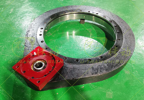 Single slewing drive - S-III-O-0800 - Unique Transmission Equipment(Luoyang)Co., LTD - heavy-duty