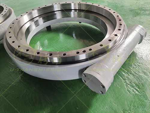 Single slewing drive - WEA35  - Unique Transmission Equipment(Luoyang)Co., LTD - worm gear