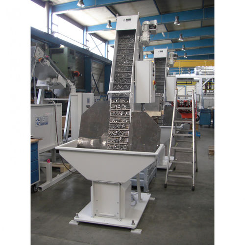 Hinged belt conveyor - SF 811 - NSM MAGNETTECHNIK GmbH - inclined / transport / workpiece