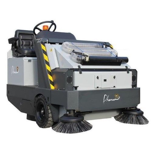 Ride-on sweeper - MAX1700GPL - Pharaon - hydraulic / combustion engine / outdoor