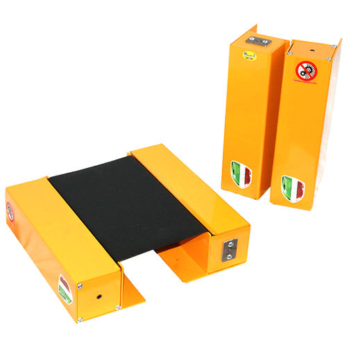 Lathe machine guard - Buww Coverings Inc. - for lead screw