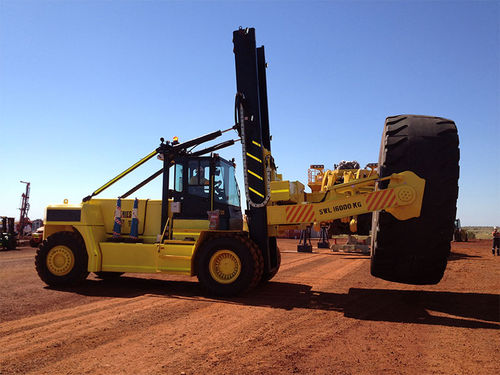 Hydraulic manipulator - 45K-THC series - Cascade - with gripping tool / for tires / handling