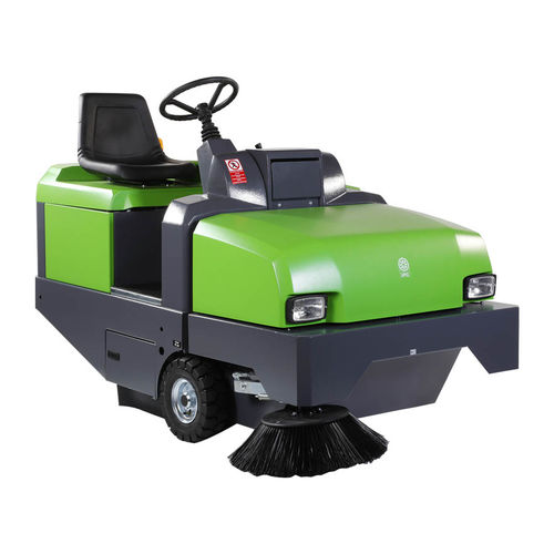 Ride-on sweeper - 175 series - IPC - hydraulic / diesel / gasoline