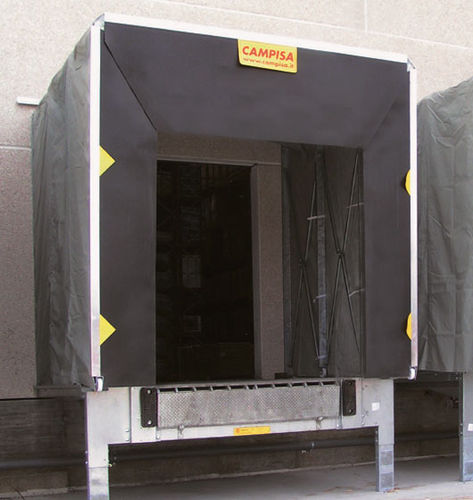 Retractable dock seal - Campisa - loading