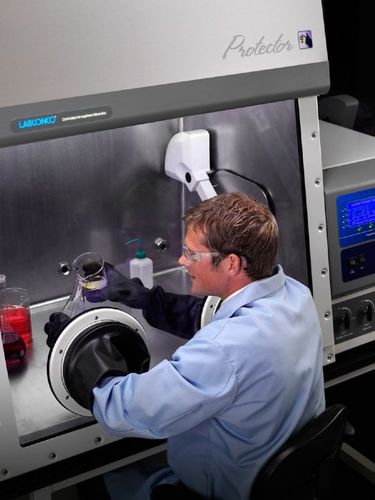 Glove box with controllable atmosphere - Labconco