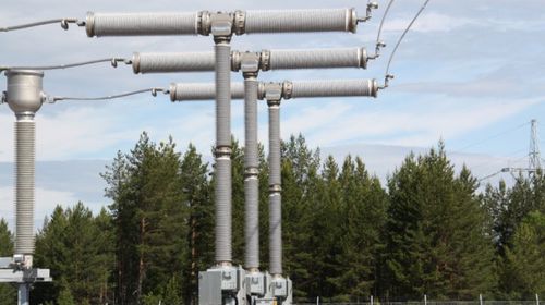 SF6气体绝缘断路器