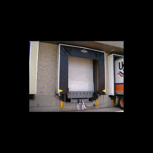 Rigid dock shelter - WG-410 - Rite-Hite - loading