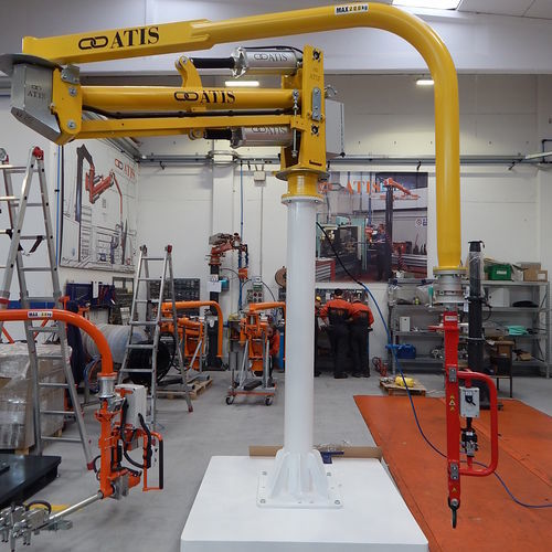 Pneumatic manipulator arm - ATISmirus 100  - ATIS s.r.l. - with gripping tool / for lifting / pillar