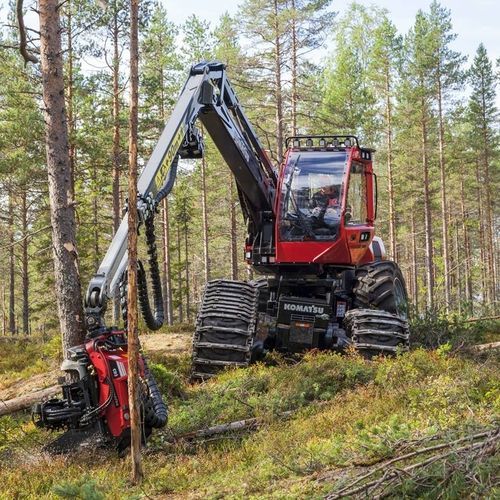 Rubber-tired forestry harvester - 911 - KOMATSU Forest