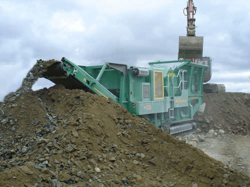 Jaw crusher - J40 - McCloskey International Limited - mobile / diesel engine / compact