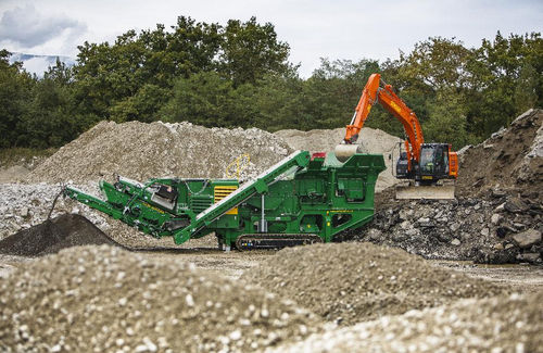 Jaw crusher - J45R - McCloskey International Limited - mobile / diesel engine / crawler