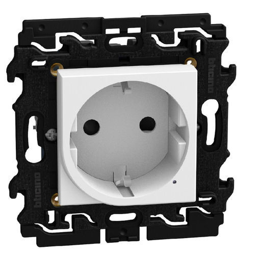 Built-in electrical socket - YW4142AC - BTICINO - 2-pole / with earthing contact / smart