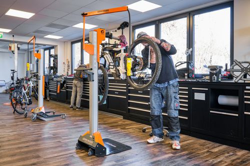 Electric lifting device - Genkinger-bAKA Genkinger GmbH - column type / mobile / for quad bikes
