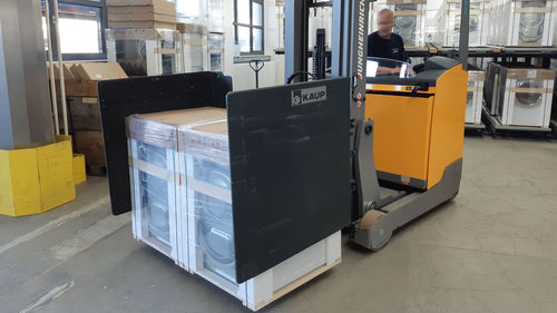 Appliance handling clamp - T413G - KAUP GmbH & Co.KG - for forklift trucks / for cartons / transport