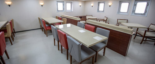 Anti-slip floor covering - STREAMO MARINER SD - Gerflor - anti-static / adhesive / roll