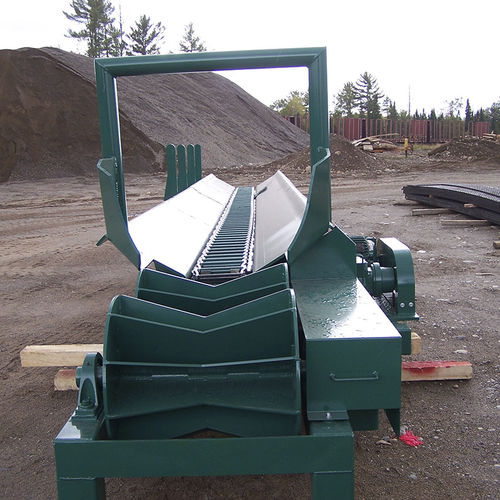 Chain conveyor - Morbark, Inc. - wide / manual / automatic