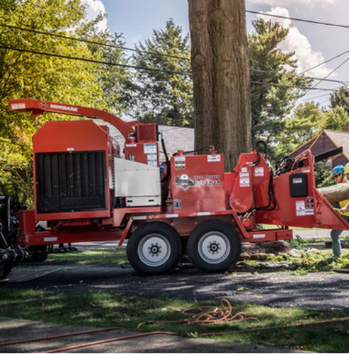 Trailer-mount wood chipper - EEGER BEEVER™ 2131 - Morbark, Inc. - crawler