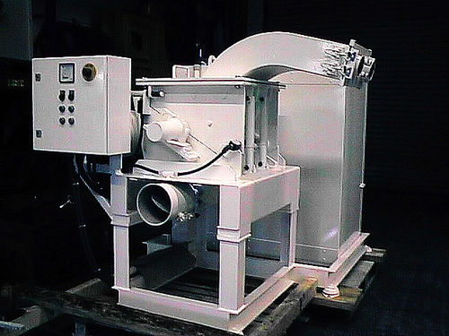 Plastic mill - AD Series - NEUE HERBOLD Maschinen-u. Anlagenbau GmbH - knife / edge trim