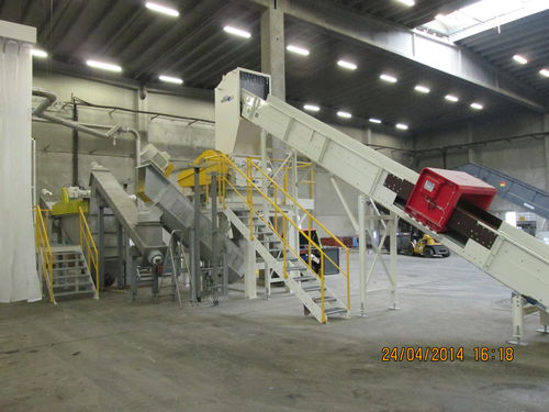 Water washing machine - NEUE HERBOLD Maschinen-u. Anlagenbau GmbH - spray / immersion / by rotation/agitation