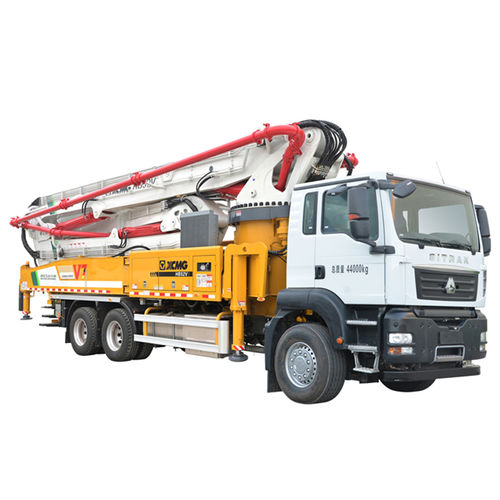 Mobile truck-mounted concrete pump - HB43V - XCMG - for construction / underground