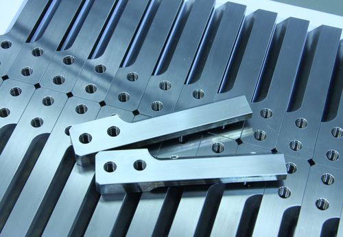 Pelletizer knive blade - JSW The Japan Steel Works, Ltd. - anti-abrasion / for erosion control