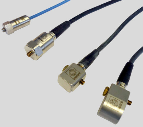 三轴加速度传感器