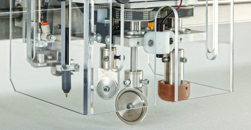 Single-axis cutting head - Eastman Machine Company - textile