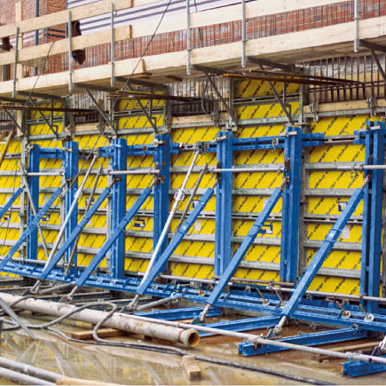 Steel shoring tower - Universal F - DOKA - for heavy loads / tubular / adjustable