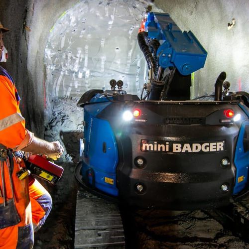 Medium excavator - WIMMER Hartstahl GmbH & Co KG - crawler / diesel / for tunnel