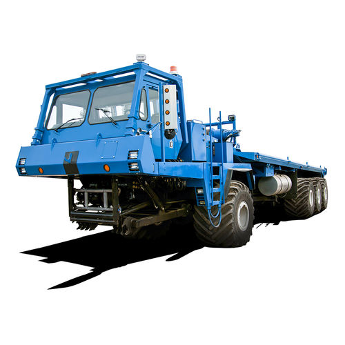 Fuel transportation truck - COMMANDER  - Foremost Industries LP - 3-axle / all-terrain