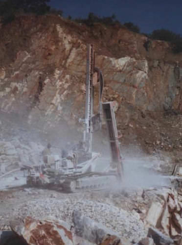 Multifunction drilling rig - P series - Stenuick International - self-propelled / tophammer / hydraulic