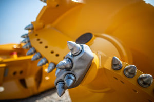 Long hole tophammer drilling tool - BAUER Maschinen GmbH