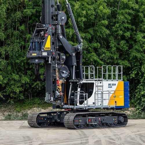 Geotechnical drilling rig - BG 36 H BT 85 - BAUER Maschinen GmbH - stabilization / piling / multifunction