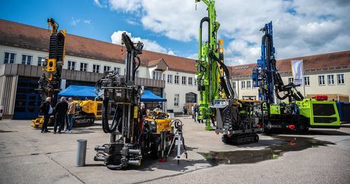 Tie-back anchoring drilling rig - KLEMM KR 702-3 - BAUER Maschinen GmbH - geotechnical / stabilization / multifunction