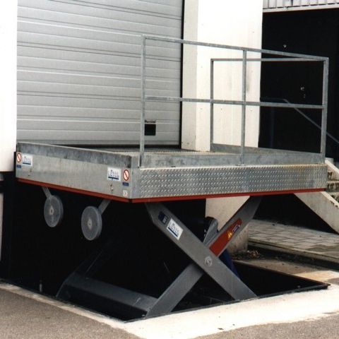 Scissor lift table - 18.0xxxx series	 - Büter Hebetechnik GmbH - hydraulic / stationary / loading