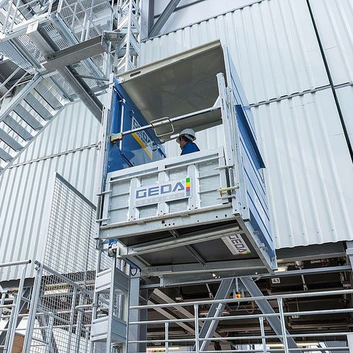 Single-mast mast climbing work platform - 500 ZP P - GEDA GmbH