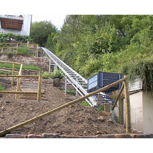 Mechanical goods lift - SLOPELIFT - GEDA GmbH - motorized / for the construction industry / for building materials