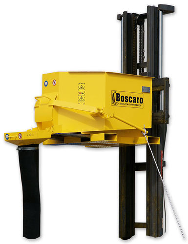 Rectangular concrete skip - MCE series - Boscaro s.r.l. - with discharge hose / for forklift trucks