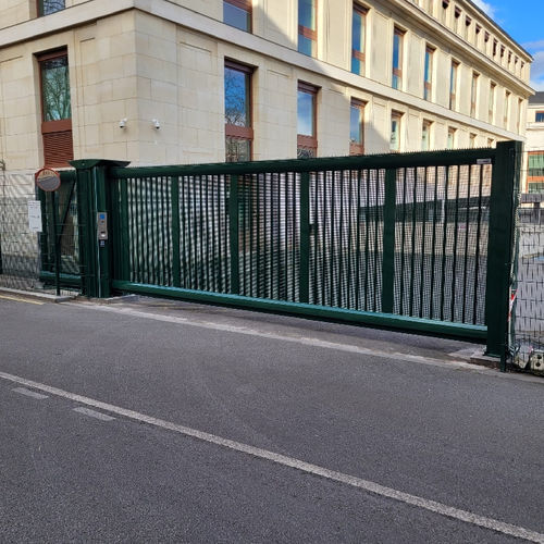 Sliding gate - Ulmalu® 800  - TGO - motorized / industrial / aluminum profile