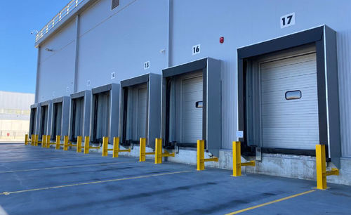 Loading dock shelter - MANUSA - rigid / thermally-insulated