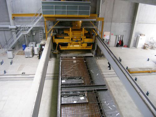 Concrete spreader - AVERMANN Maschinenfabrik GmbH & Co. KG