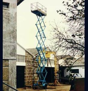 Mobile scissor lift - PEM - ACL - Alfredo Cardoso Ltd - fixed