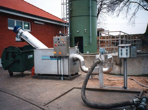 Sewage sludge screener - ROTAMAT® Ro3 - Huber Technology - screw / drum / for wastewater