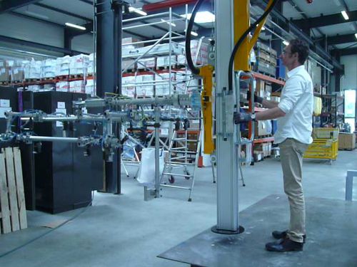 Manipulator with suction cup - X280 - SAPELEM - for auto parts handling / balanced / for the automotive industry