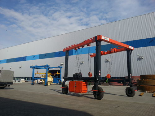 Rubber-tired gantry crane - LM 35 - Tracta - for prefabrication sites