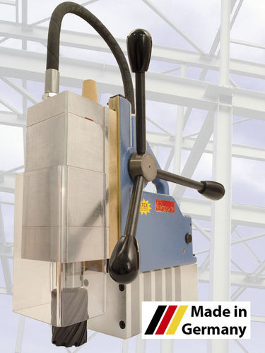 Pneumatic core drilling machine 
