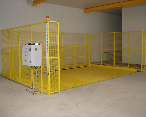 Floor hatch - TRIAX